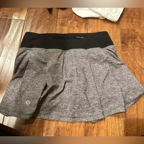 lululemon skirt - Picture 2 of 4